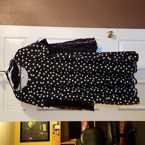 LuLaRoe knee length A line dress with pockets. Black with white flowers. Size xl